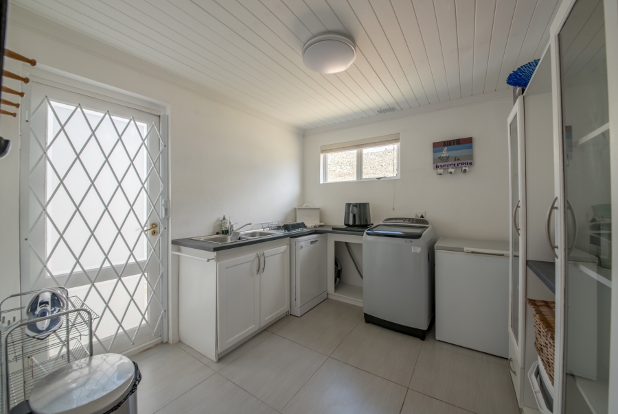 4 Bedroom Property for Sale in Pringle Bay Western Cape